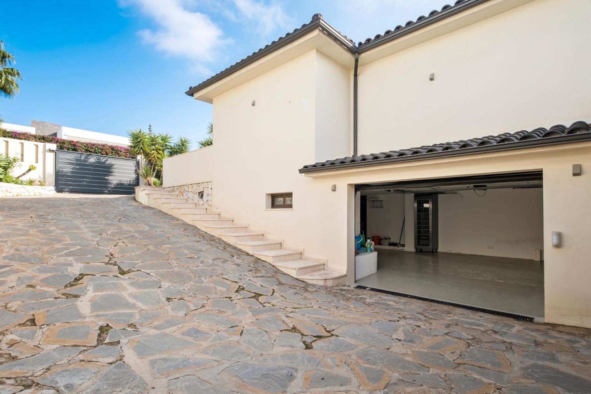 - Naranjos Golf Frontline Villaer Marbella
